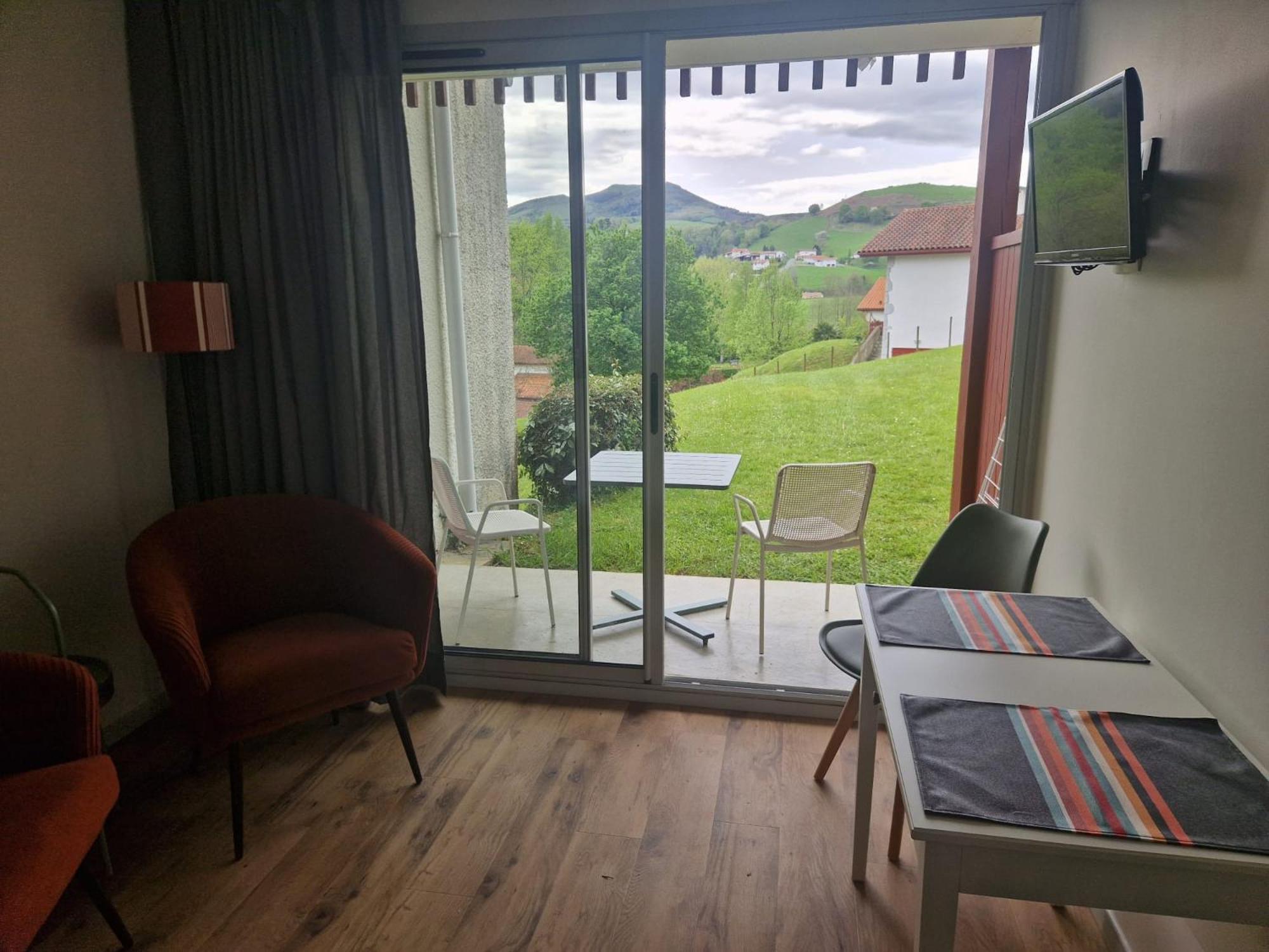 Banca Piscine Vue Montagnes Apartment Souraïde Екстериор снимка